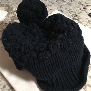 Navy beanie with pom pom